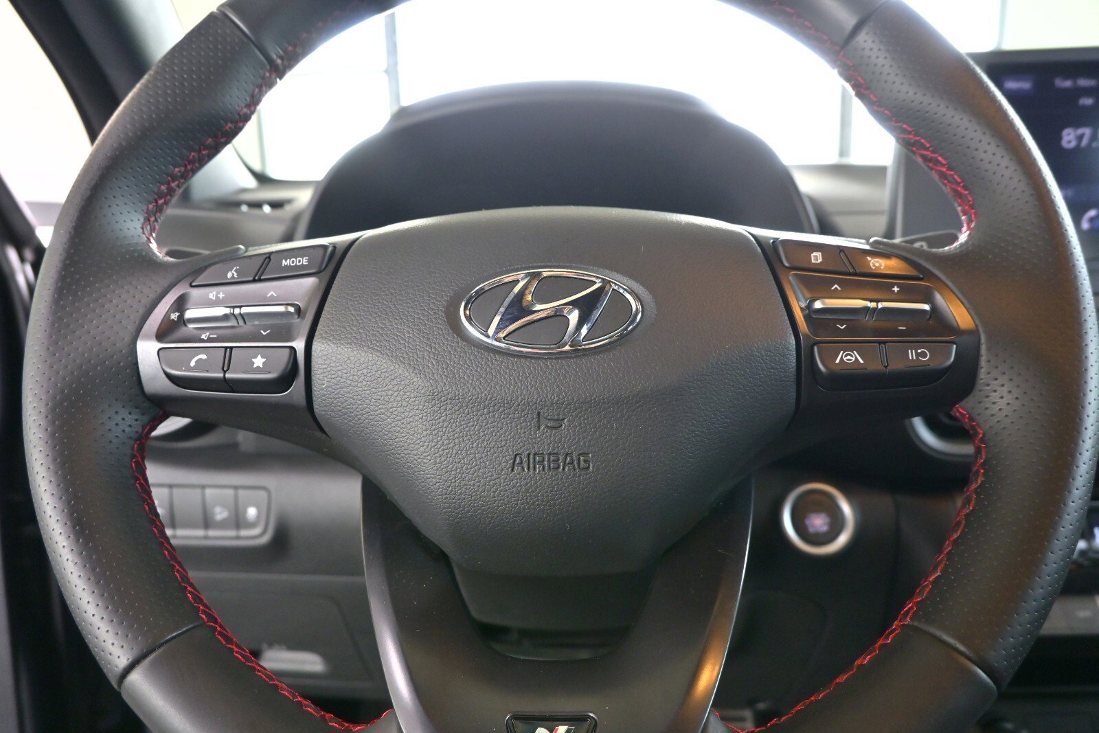 Used 2022 Hyundai Kona N Line image 17