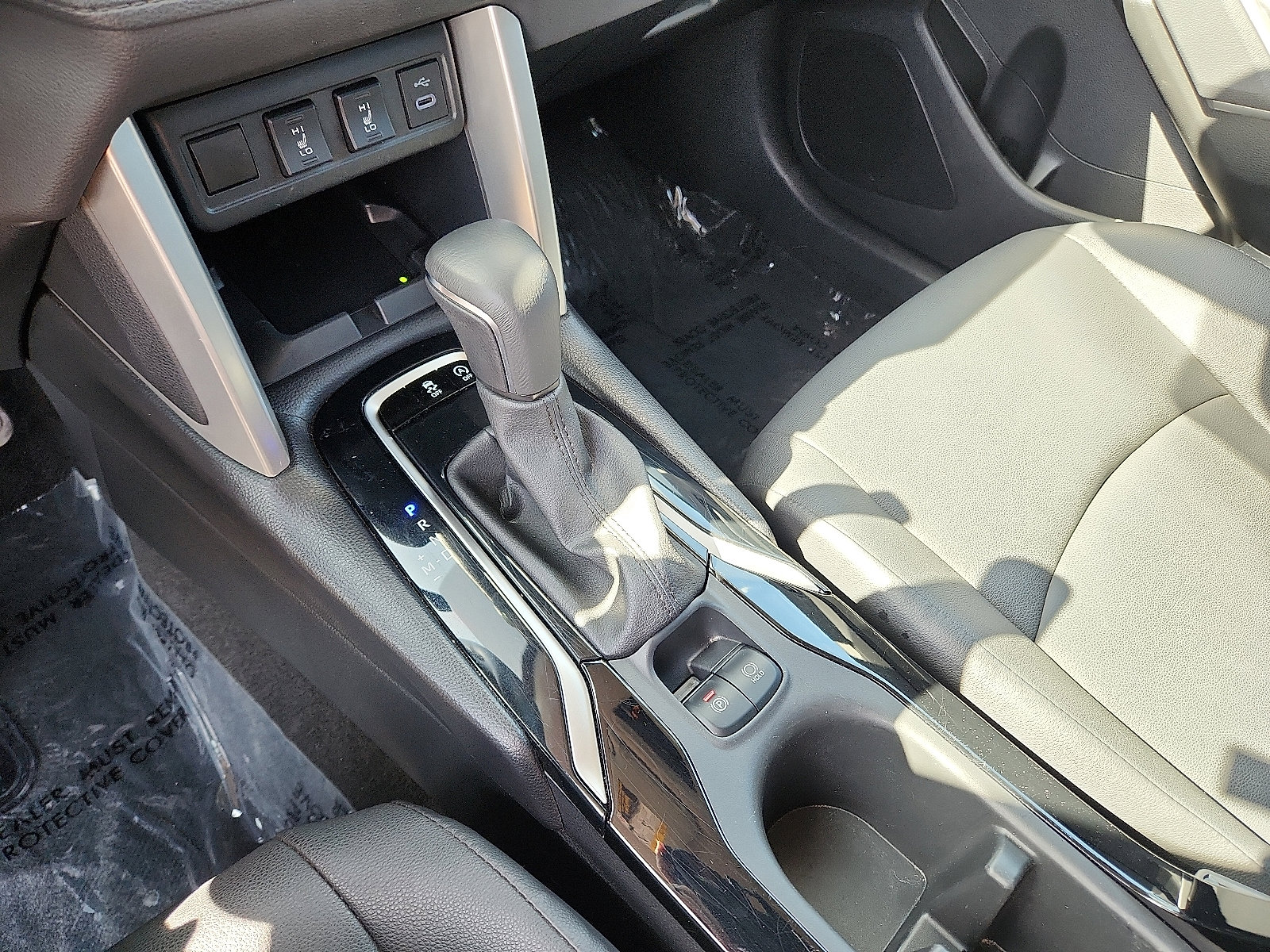 Used 2024 Toyota Corolla Cross XLE image 18