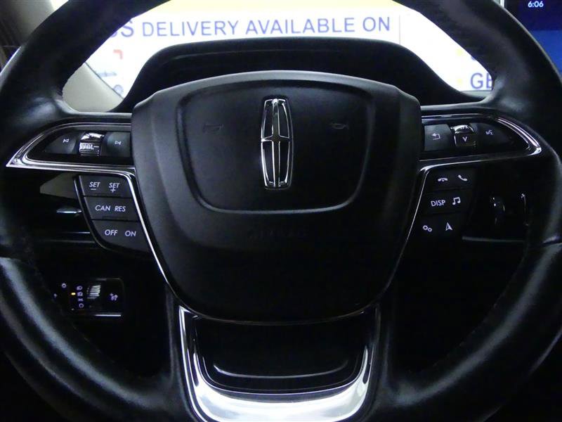 Used 2022 Lincoln Nautilus Reserve w/ Luxury Package image 17