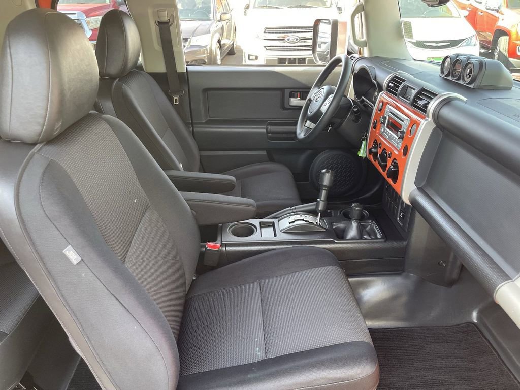 Used 2013 Toyota FJ Cruiser 4WD w/ Convenience Pkg image 13