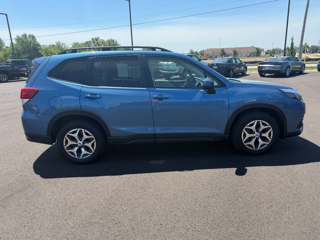 Used 2023 Subaru Forester Premium AWD/4WD image 6