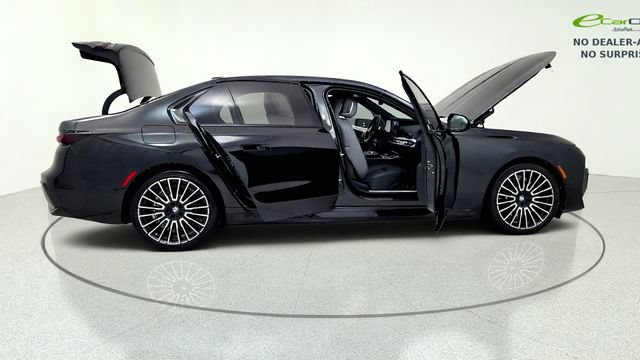 Used 2025 BMW i7 xDrive60 w/ Executive Package RWD image 20