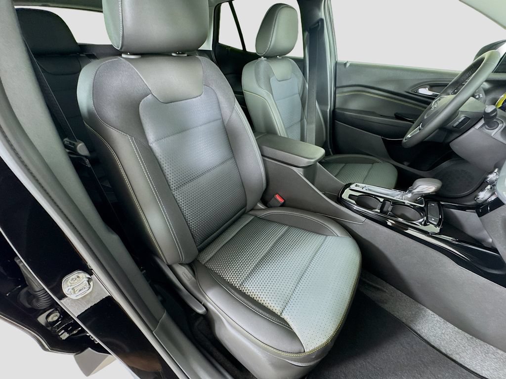 New 2026 Chevrolet Trax LT w/ Midnight Edition FWD image 27