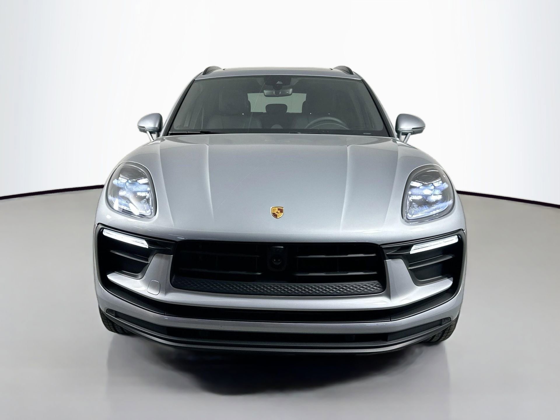 Certified 2026 Porsche Macan image 10