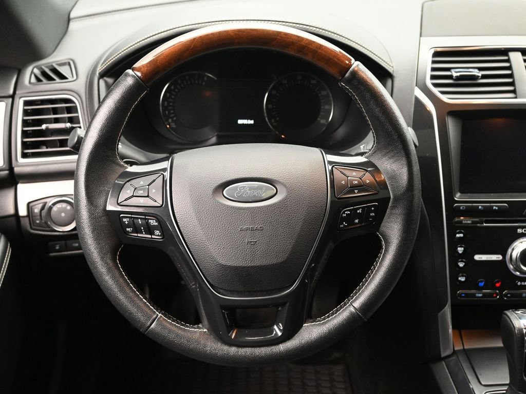 Used 2017 Ford Explorer Platinum image 21