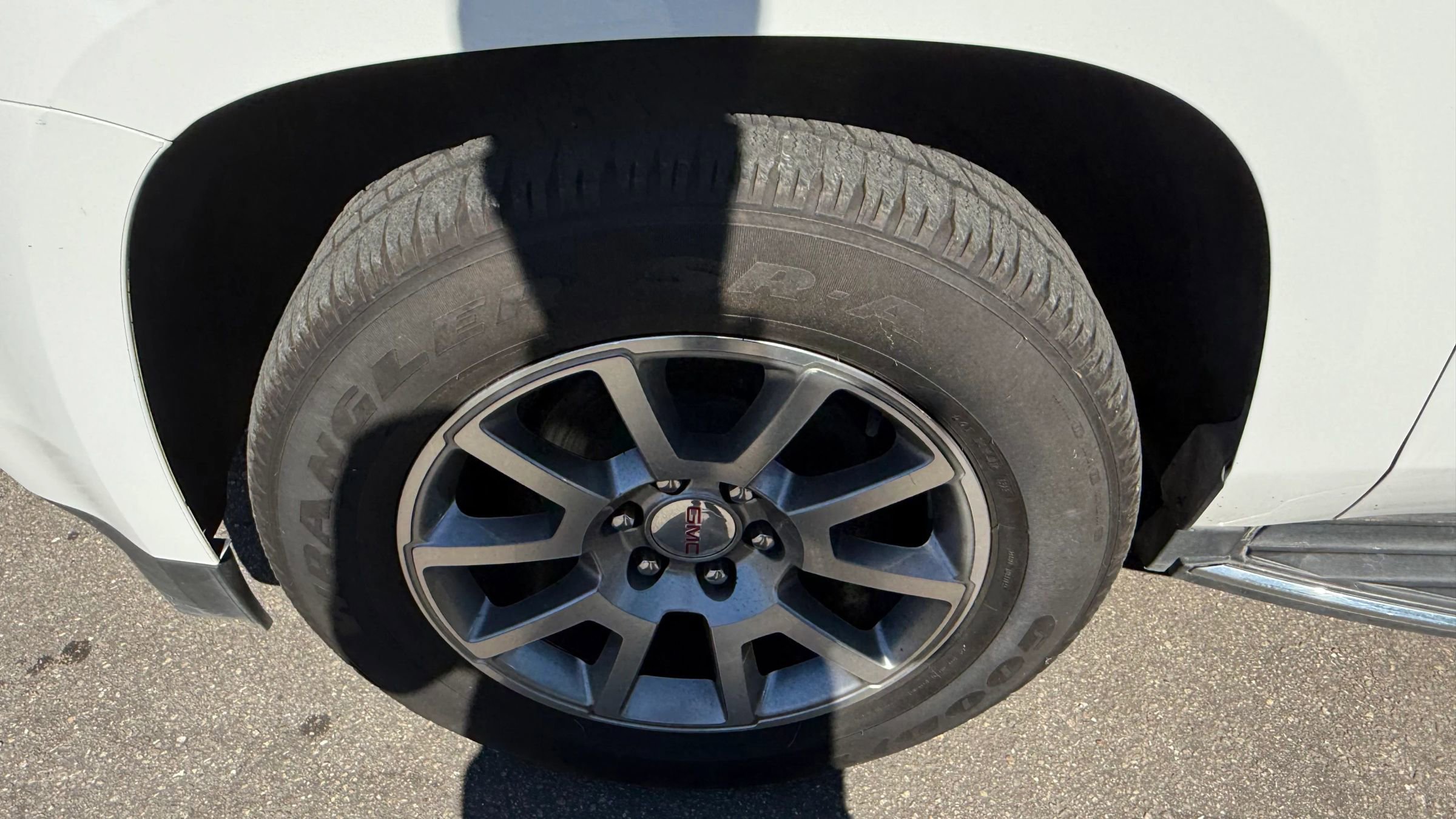 Used 2020 GMC Yukon XL Denali image 28