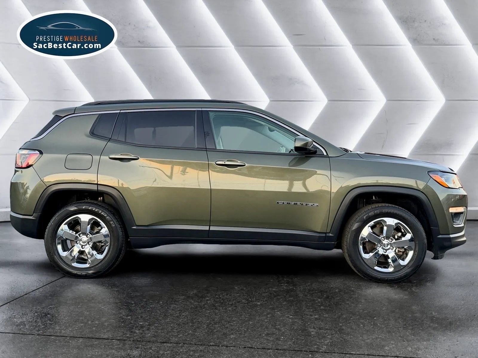Used 2018 Jeep Compass Latitude w/ Popular Equipment Group image 4