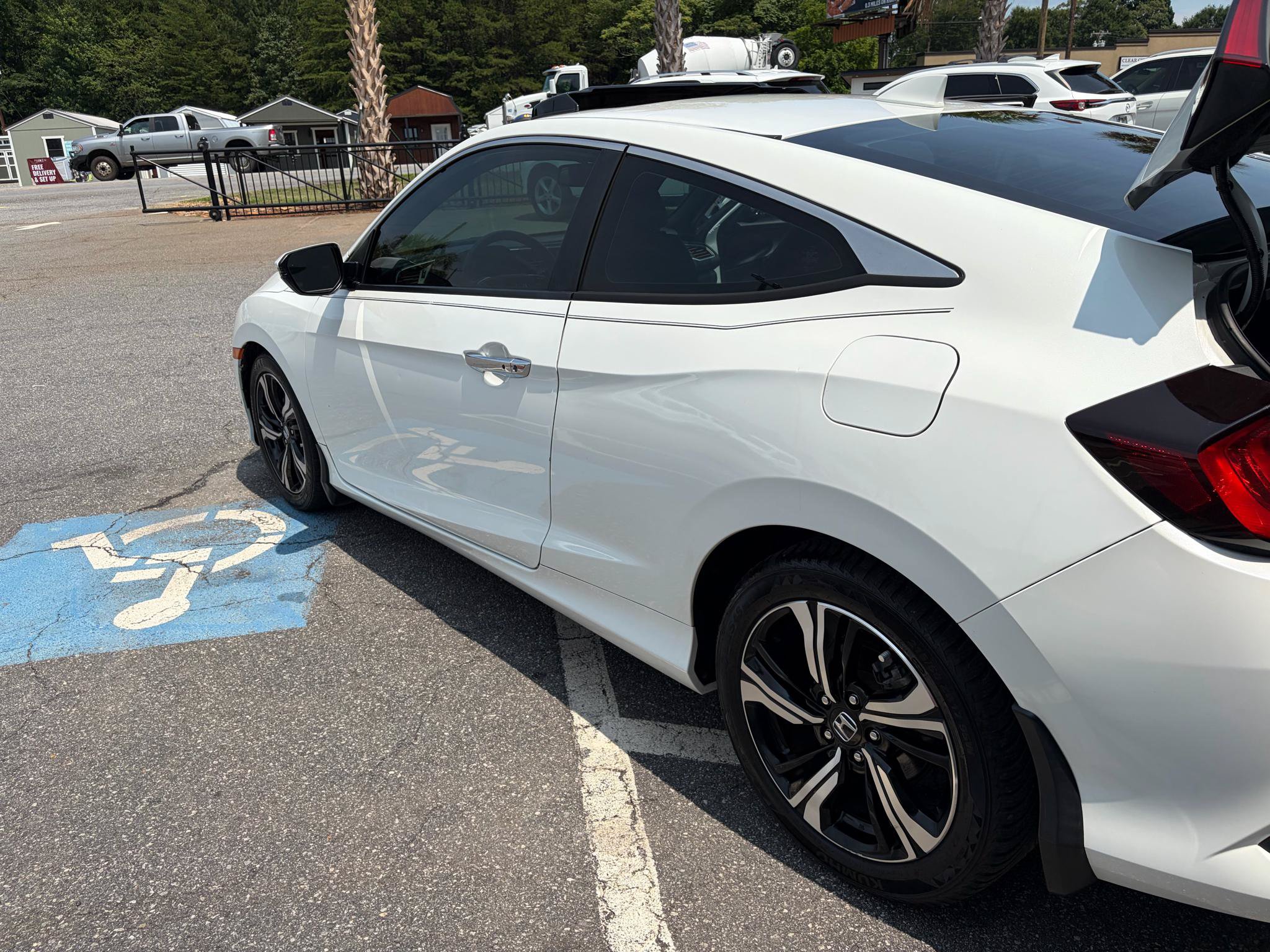 Used 2017 Honda Civic Touring image 20