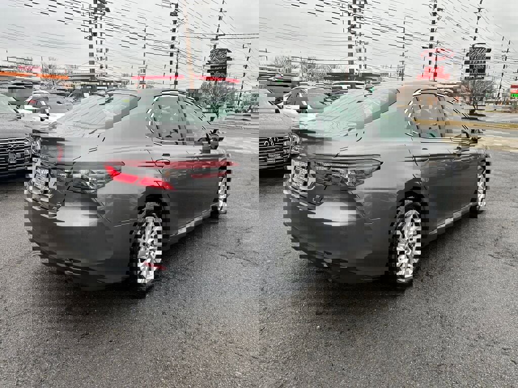 Used 2023 Toyota Camry LE image 7