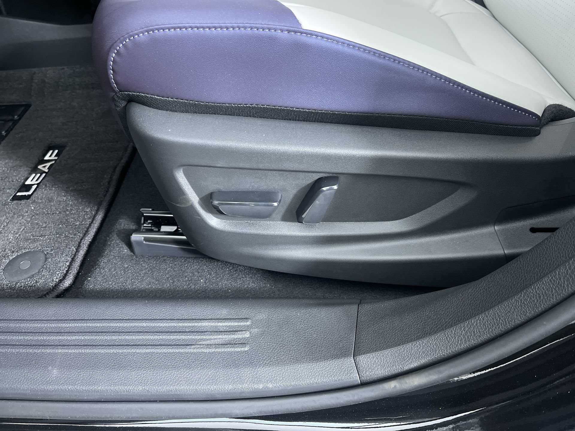 New 2026 Nissan Leaf SV+ w/ Floor Mat Package (SV+) FWD image 13