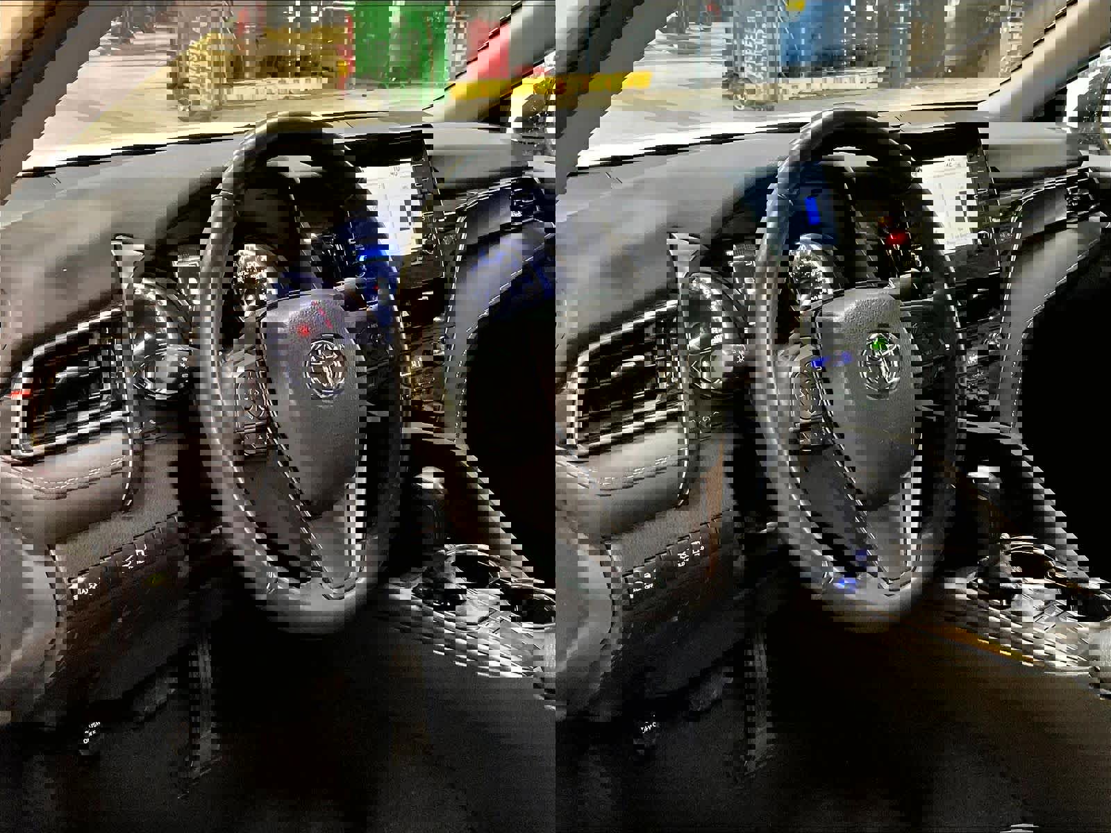 Used 2024 Toyota Camry SE image 8