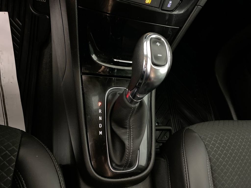 Certified 2022 Buick Encore Preferred w/ Safety Package II image 19