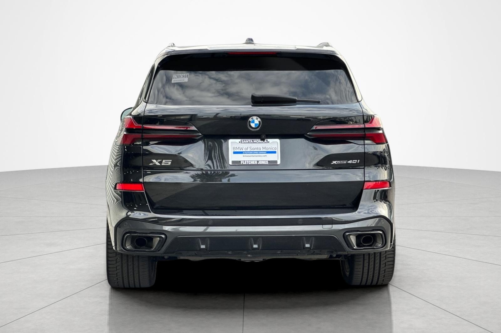Used 2024 BMW X5 xDrive40i w/ M Sport Package AWD/4WD image 4