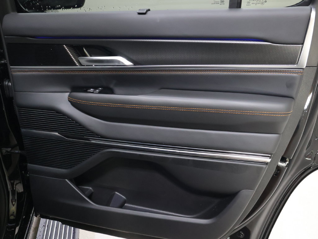 New 2026 Jeep Grand Wagoneer Summit AWD/4WD image 19