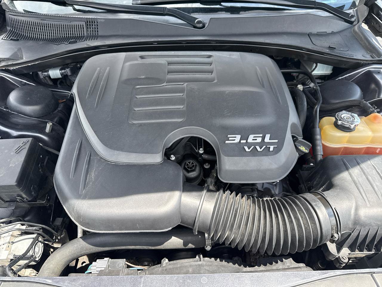 Used 2018 Chrysler 300 S w/ 300S Premium Group RWD image 26