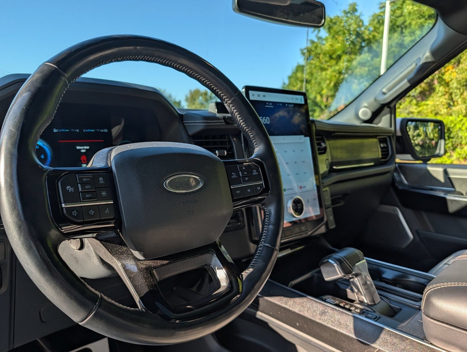 Used 2023 Ford F150 Lightning Platinum AWD/4WD image 33