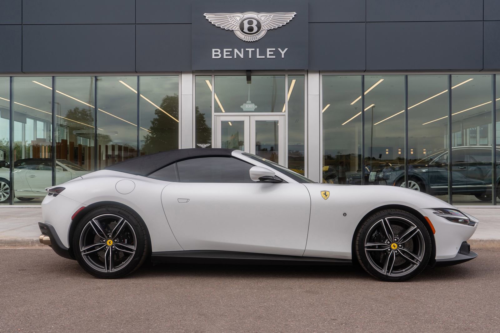 Used 2024 Ferrari Roma Spider image 22