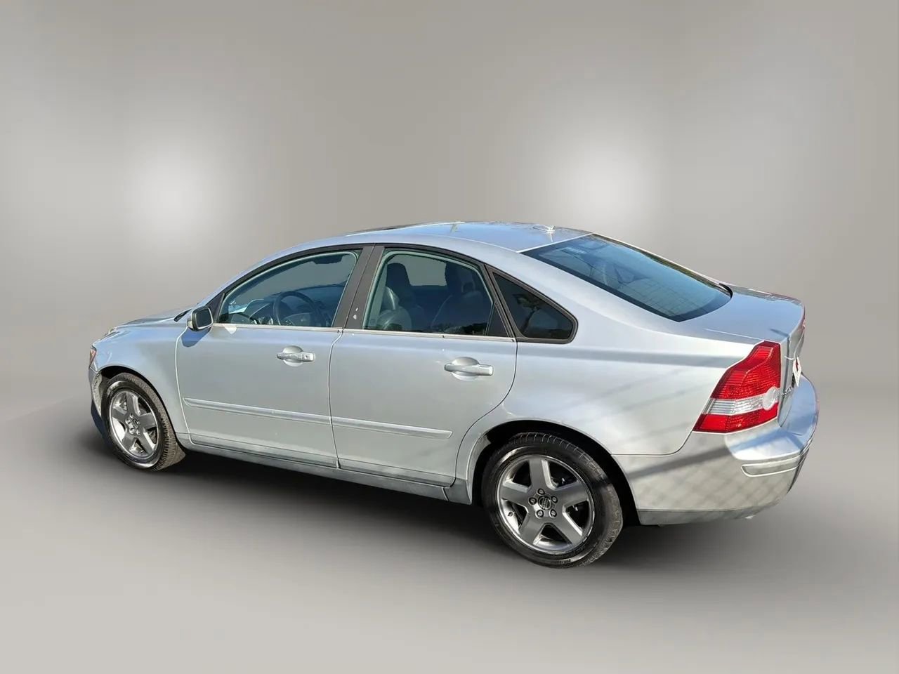 Used 2005 Volvo S40 T5 image 2