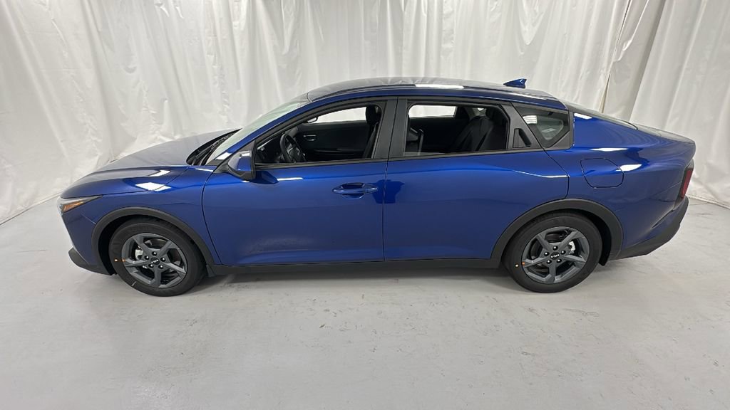 New 2025 Kia K4 LXS image 6