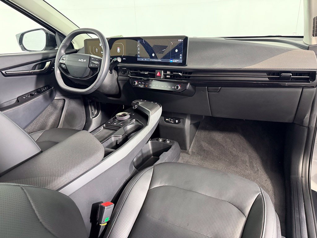 Used 2025 Kia EV6 Wind RWD image 16