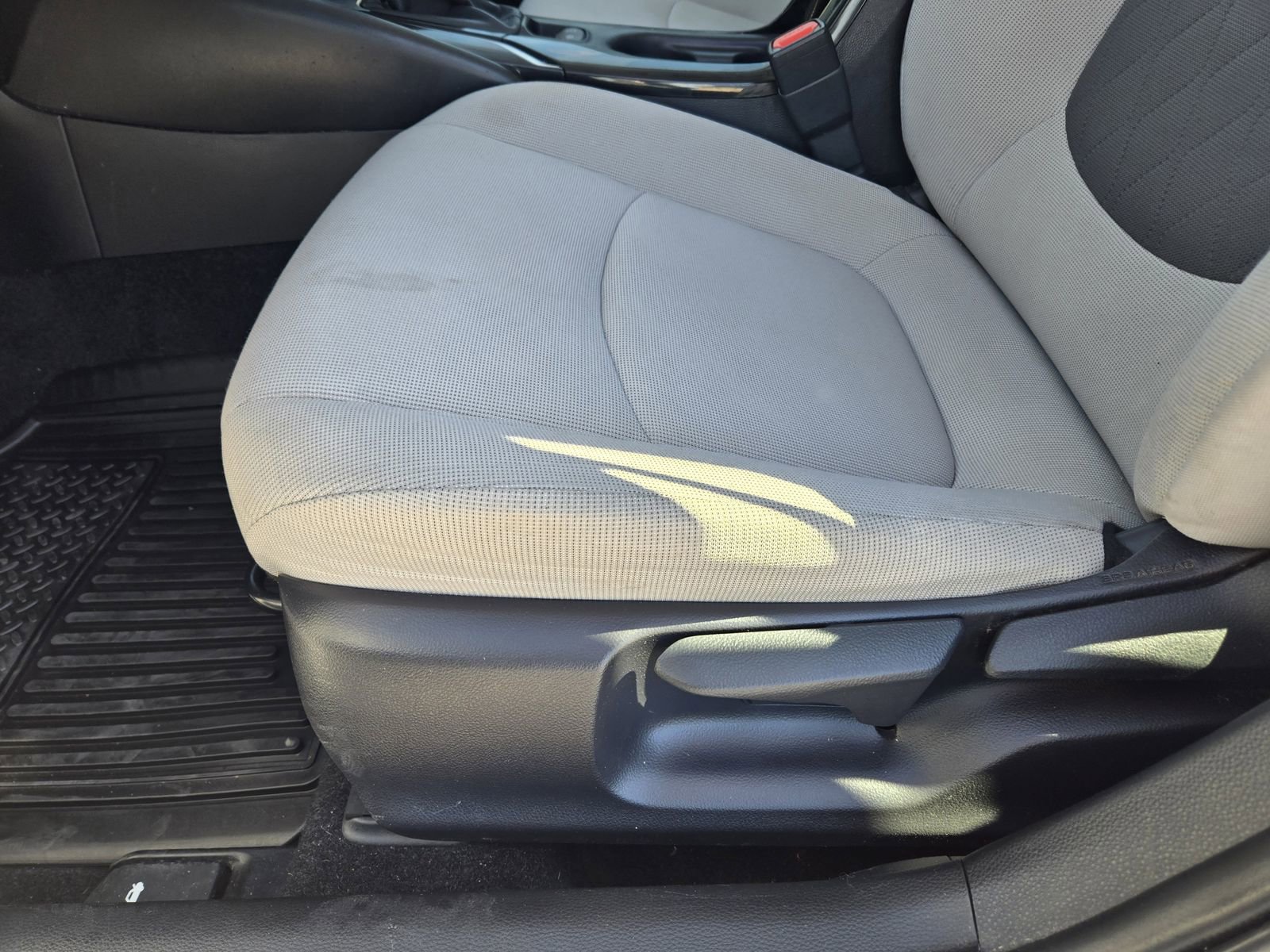 Used 2020 Toyota Corolla LE image 27