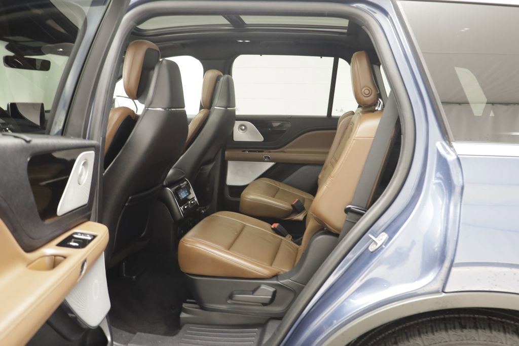 Used 2020 Lincoln Aviator Reserve w/ Equipment Group 201A image 15