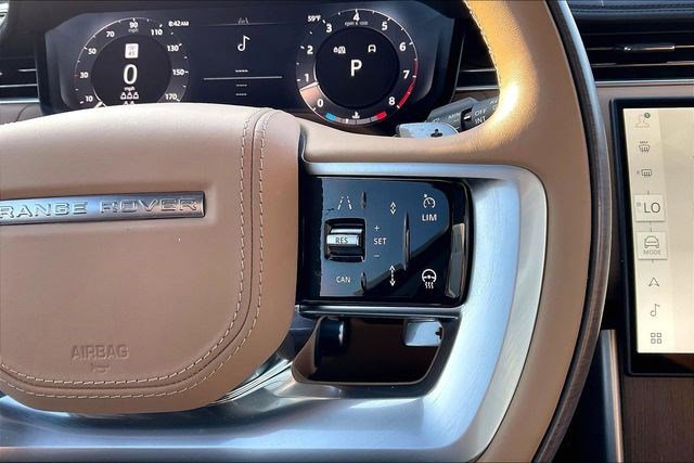 Used 2025 Land Rover Range Rover Long Wheelbase Autobiography image 23
