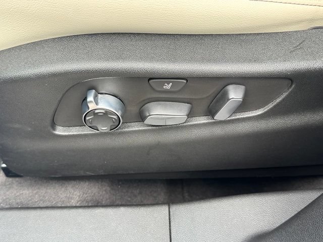 Used 2023 Cadillac XT4 Sport FWD image 10