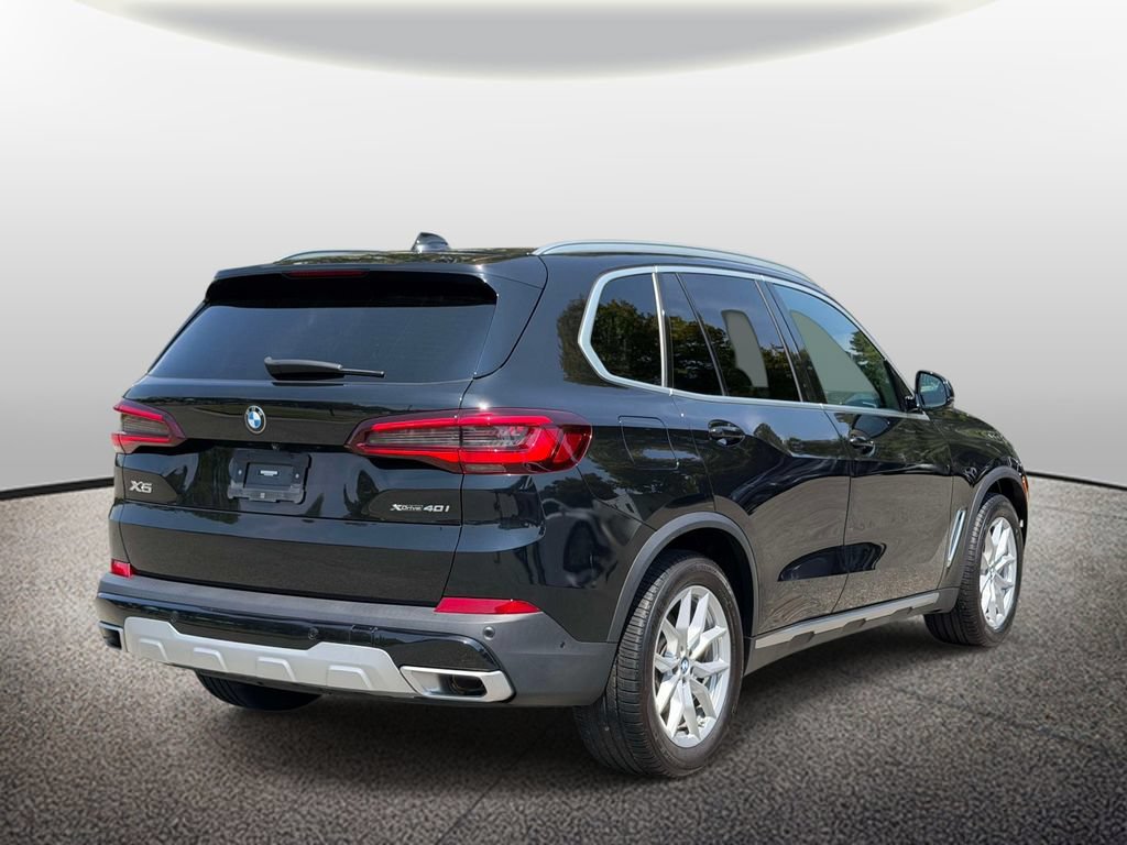Used 2023 BMW X5 xDrive40i w/ Premium Package AWD/4WD image 2