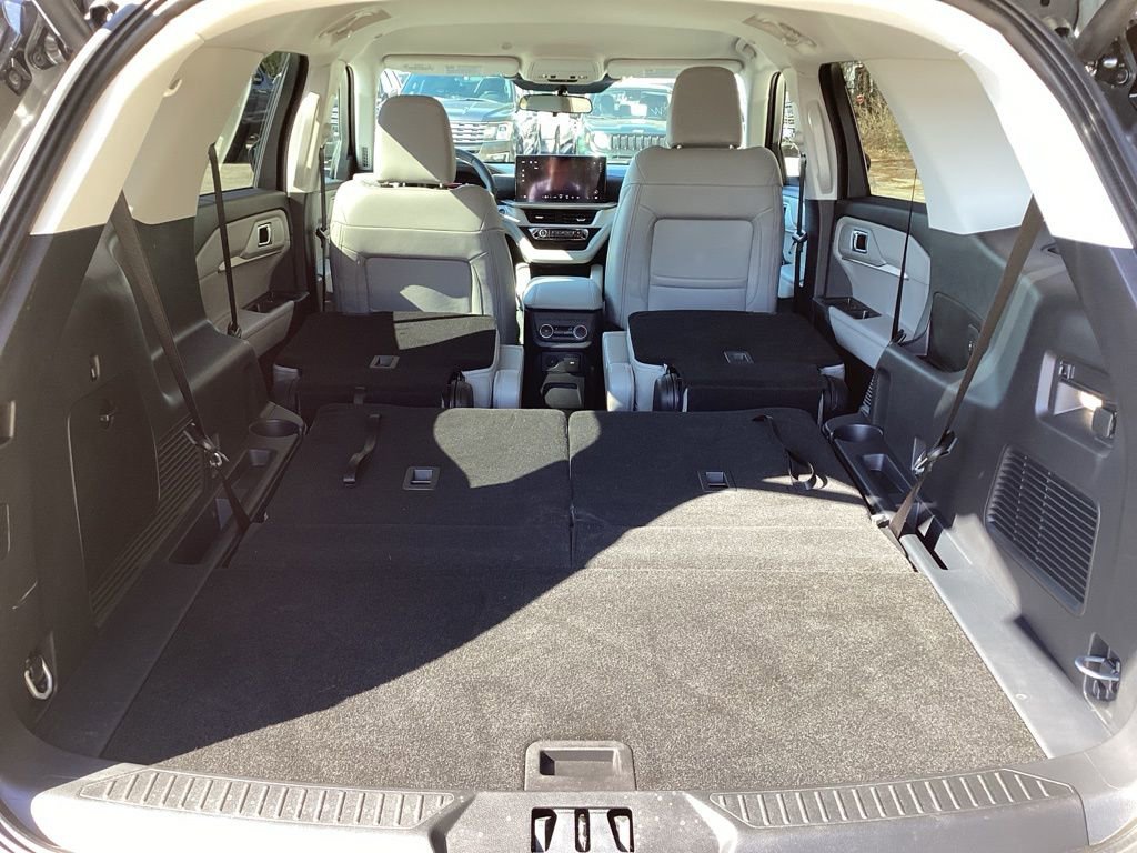 New 2026 Ford Explorer Active w/ Active Comfort Package image 12