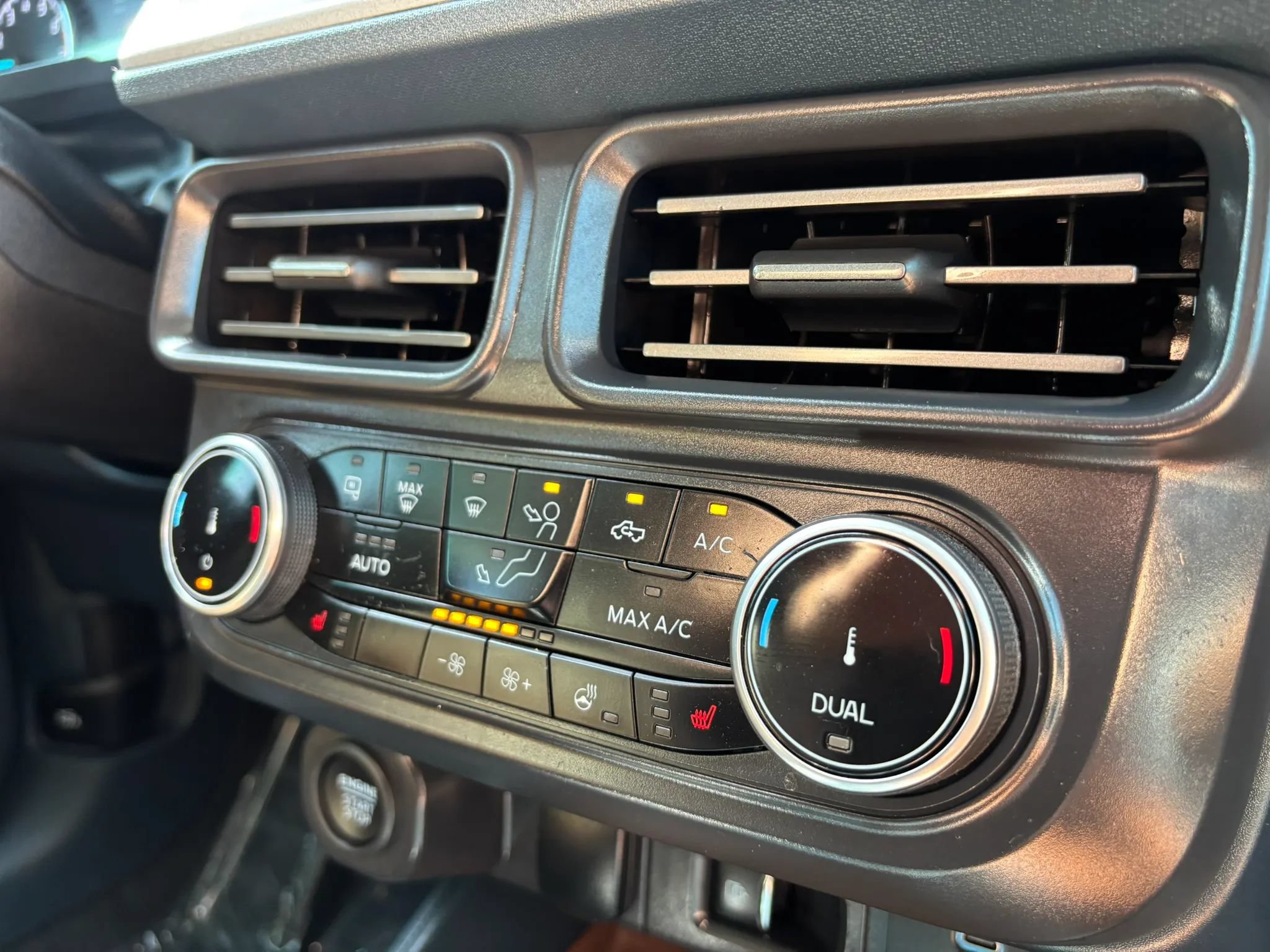 Used 2024 Ford Maverick Lariat w/ 4K Tow Package AWD/4WD image 39