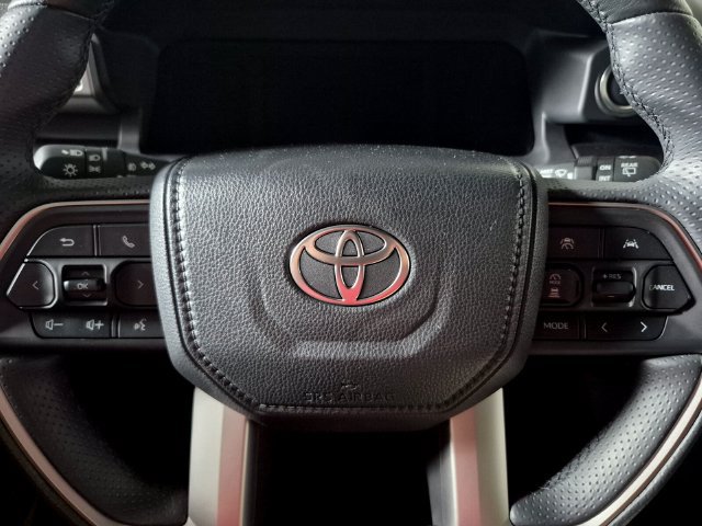 Certified 2025 Toyota 4Runner SR5 AWD/4WD image 17