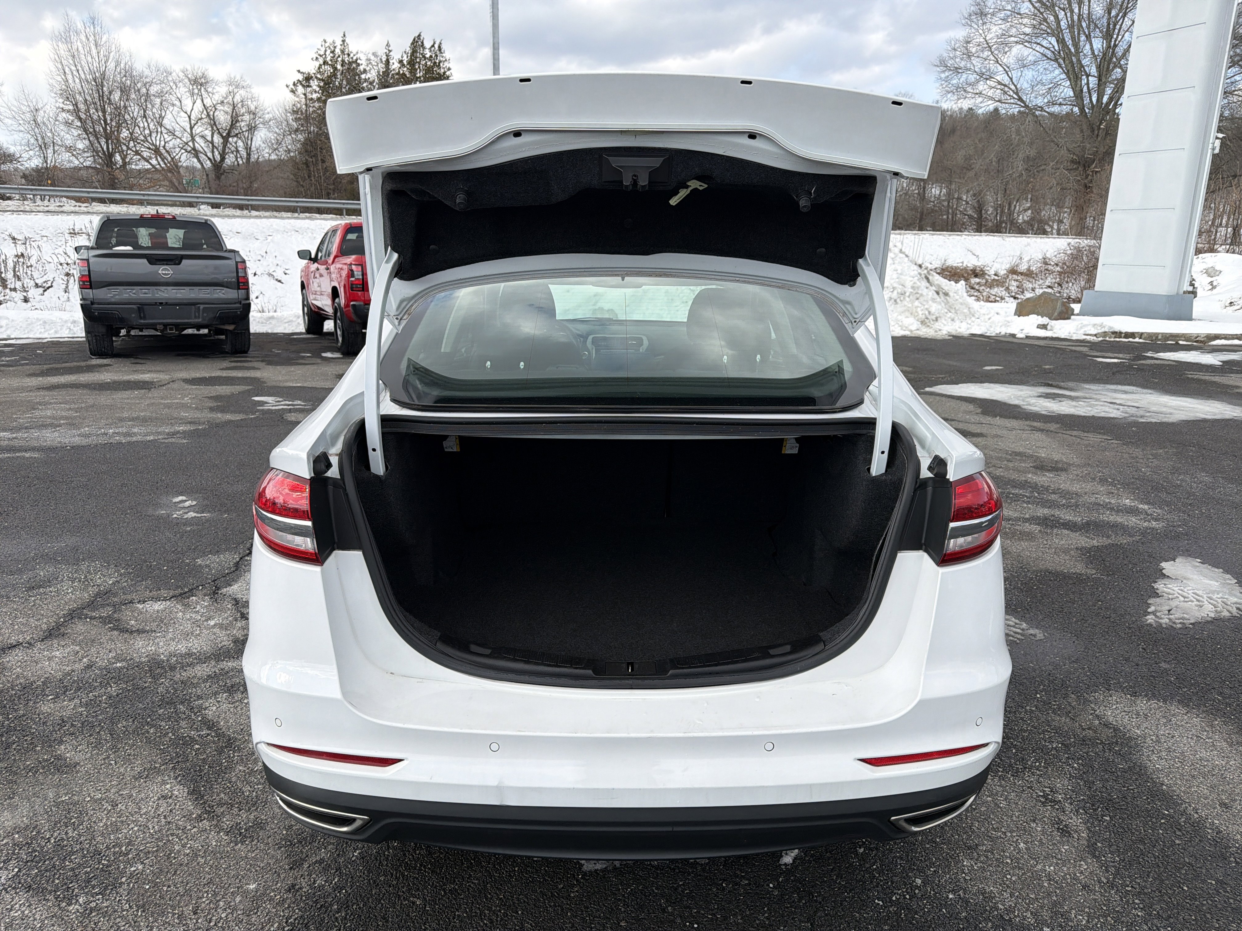 Used 2019 Ford Fusion SE image 29