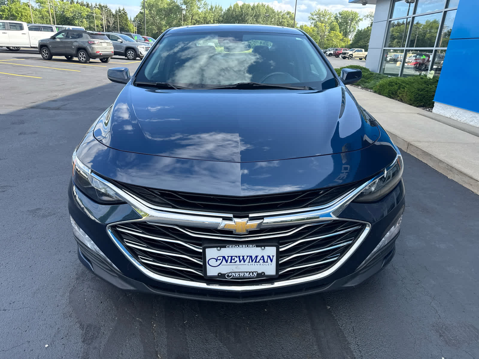 Used 2019 Chevrolet Malibu Hybrid w/ Leather Package FWD image 12