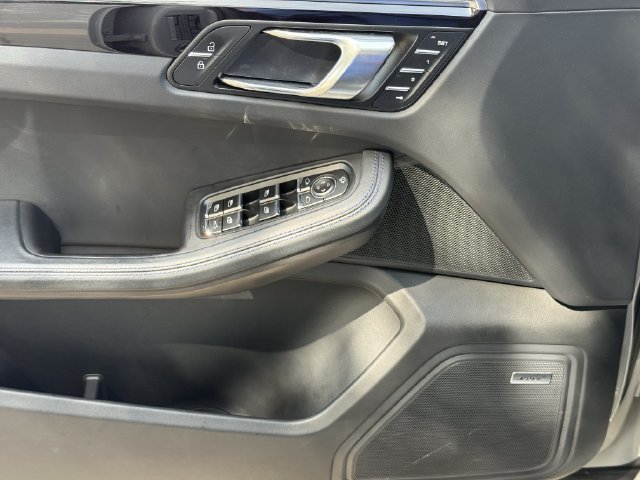 Used 2023 Porsche Macan S w/ Premium Package Plus AWD/4WD image 20