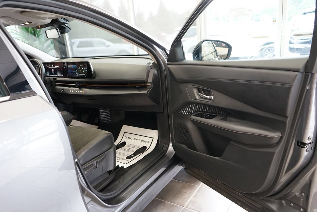 Used 2023 Nissan Ariya FWD image 43