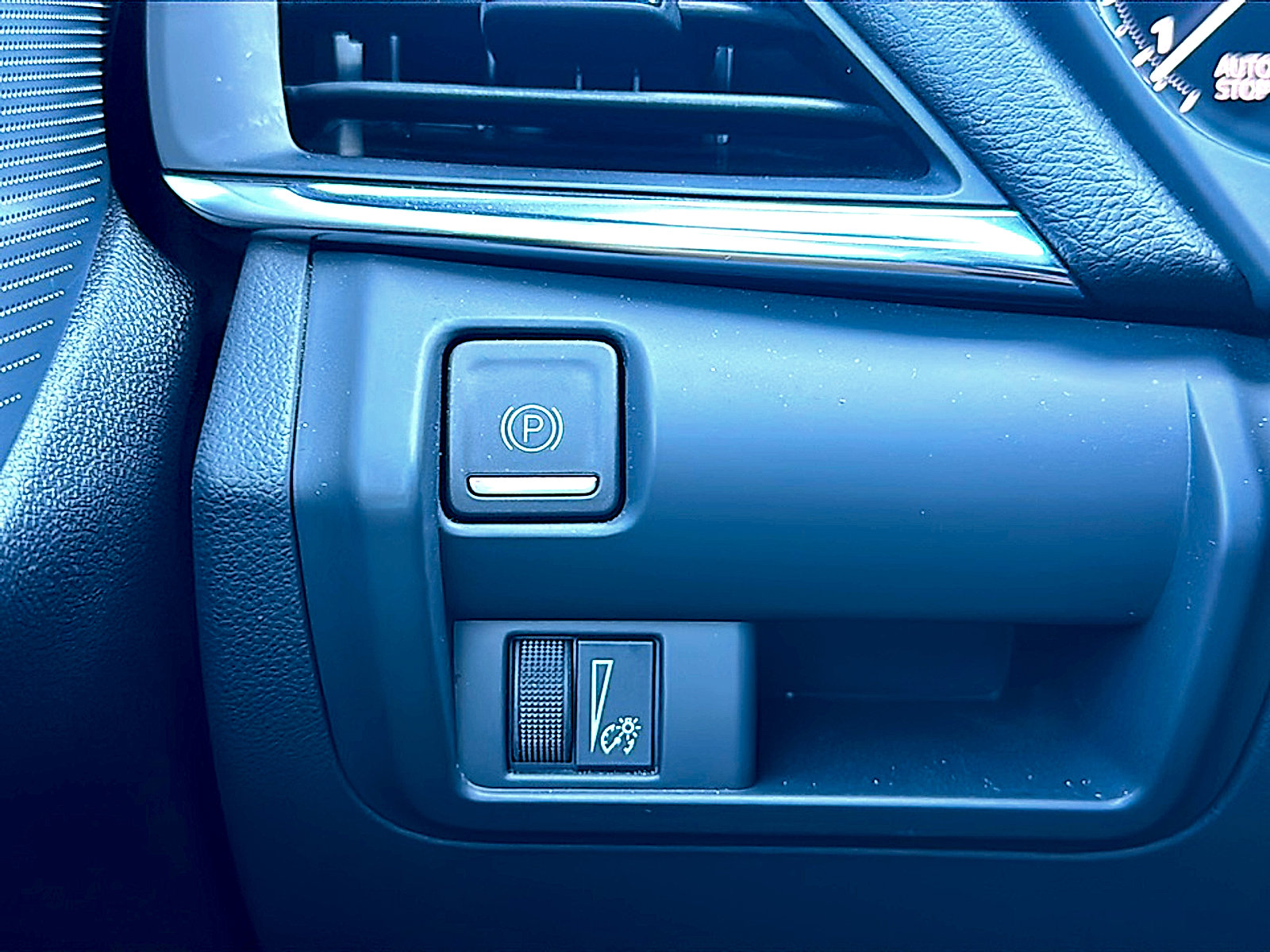 Certified 2024 Cadillac CT4 Luxury w/ Sun And Sound Package image 37