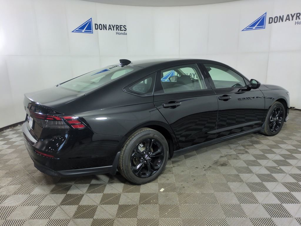 Certified 2025 Honda Accord SE image 14