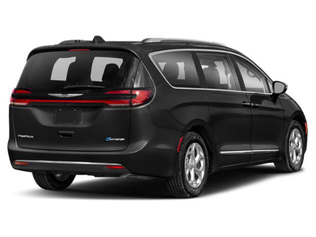 Used 2022 Chrysler Pacifica Touring-L w/ Uconnect Theater Family Group FWD image 2