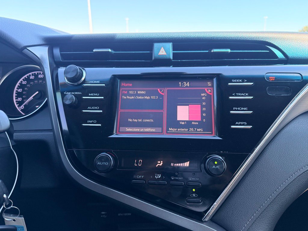 Used 2018 Toyota Camry SE FWD image 24