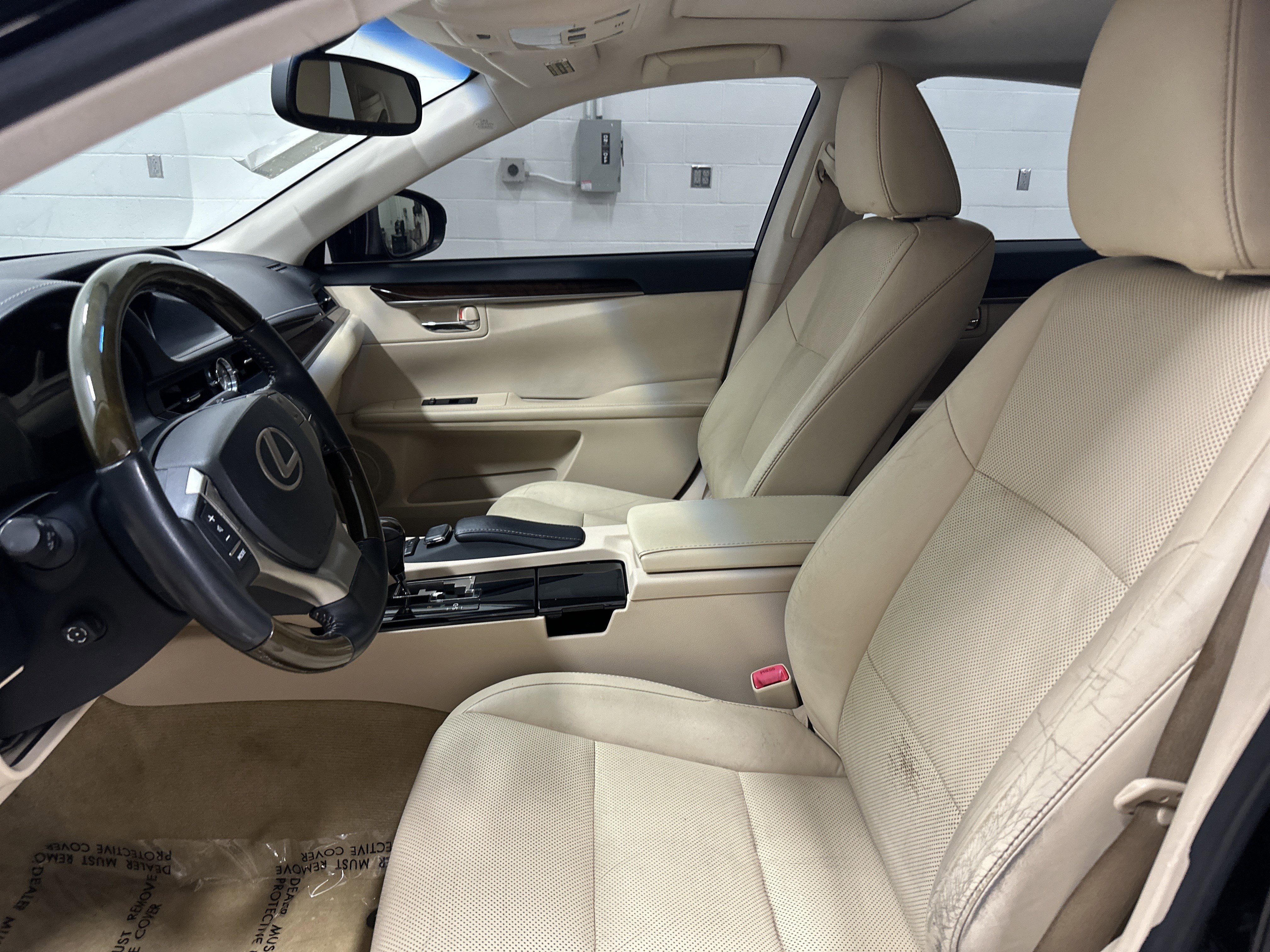 Used 2015 Lexus ES 350 w/ Luxury Package image 16