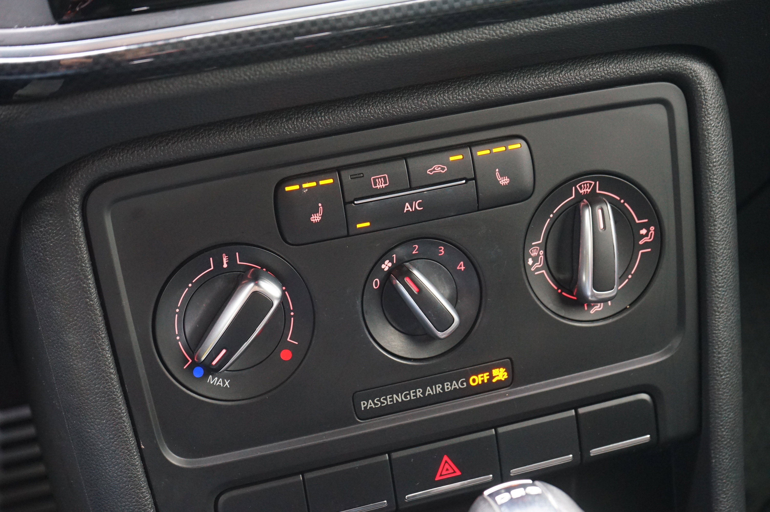 Used 2014 Volkswagen Beetle R-Line image 23