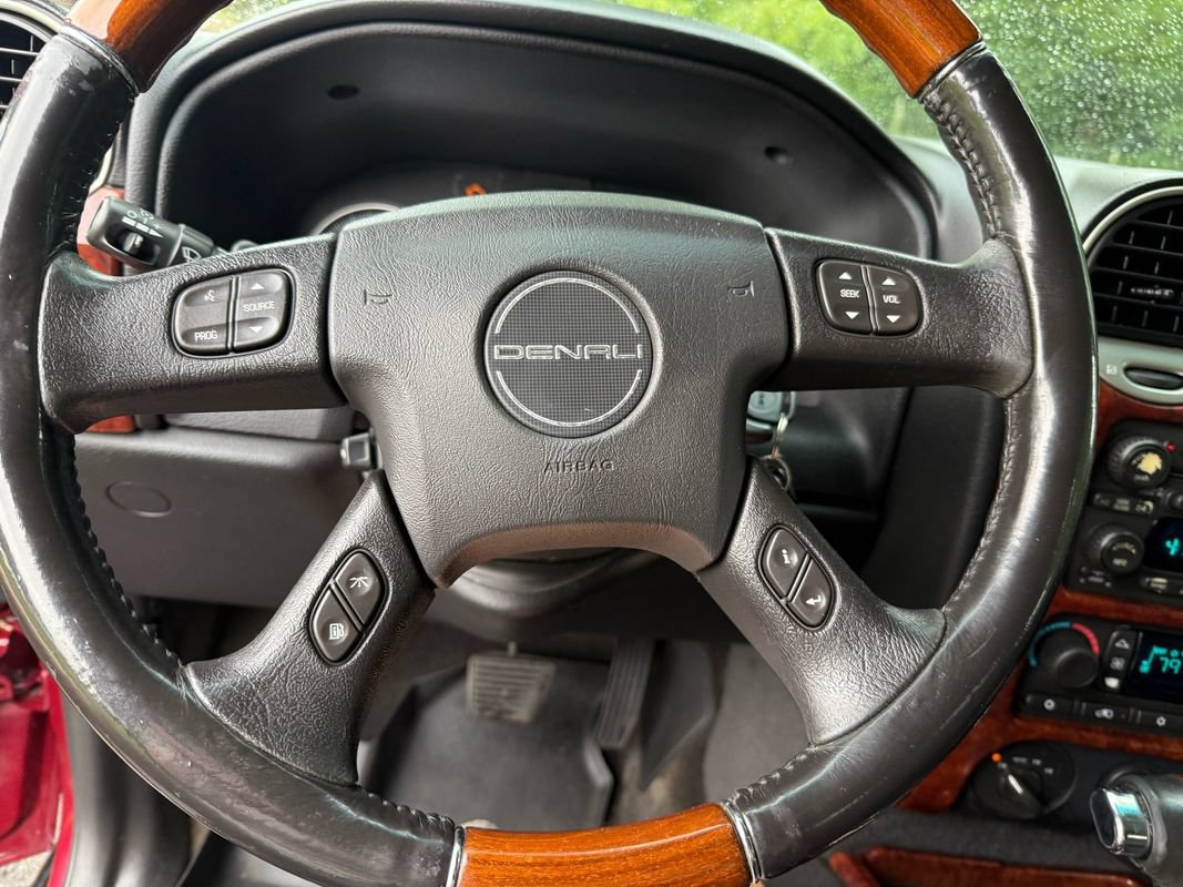 Used 2007 GMC Envoy Denali AWD/4WD image 20