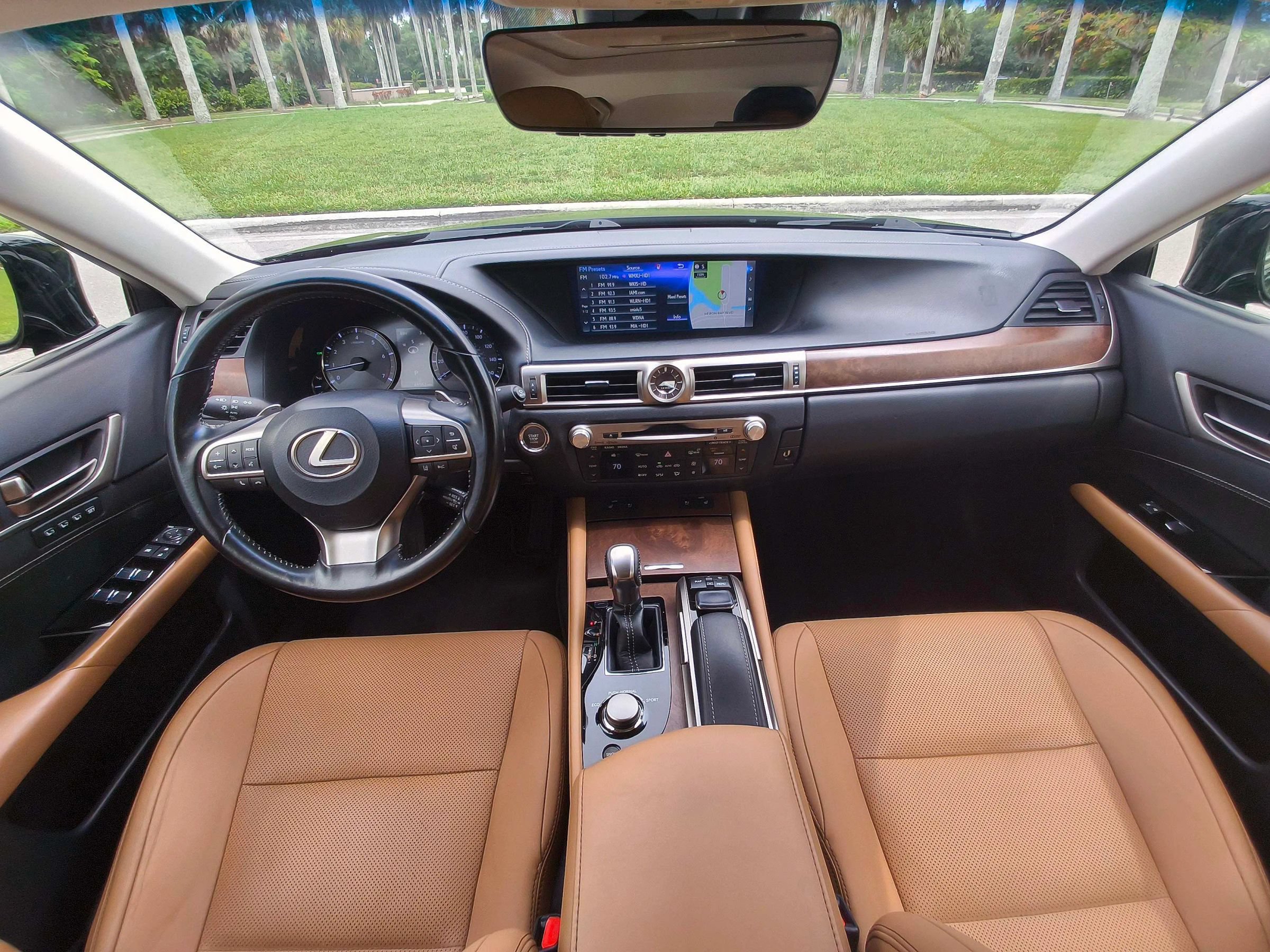 Used 2017 Lexus GS 350 w/ Preferred Accessory Package RWD image 24