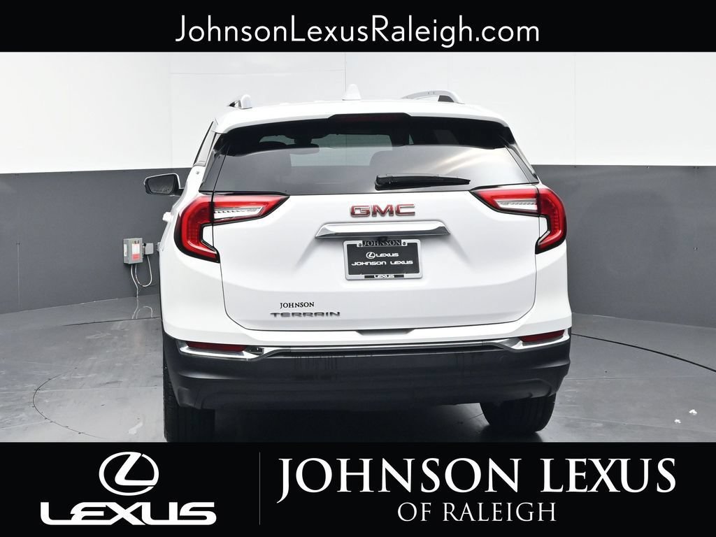 Used 2022 GMC Terrain SLT w/ Infotainment Package II FWD image 8