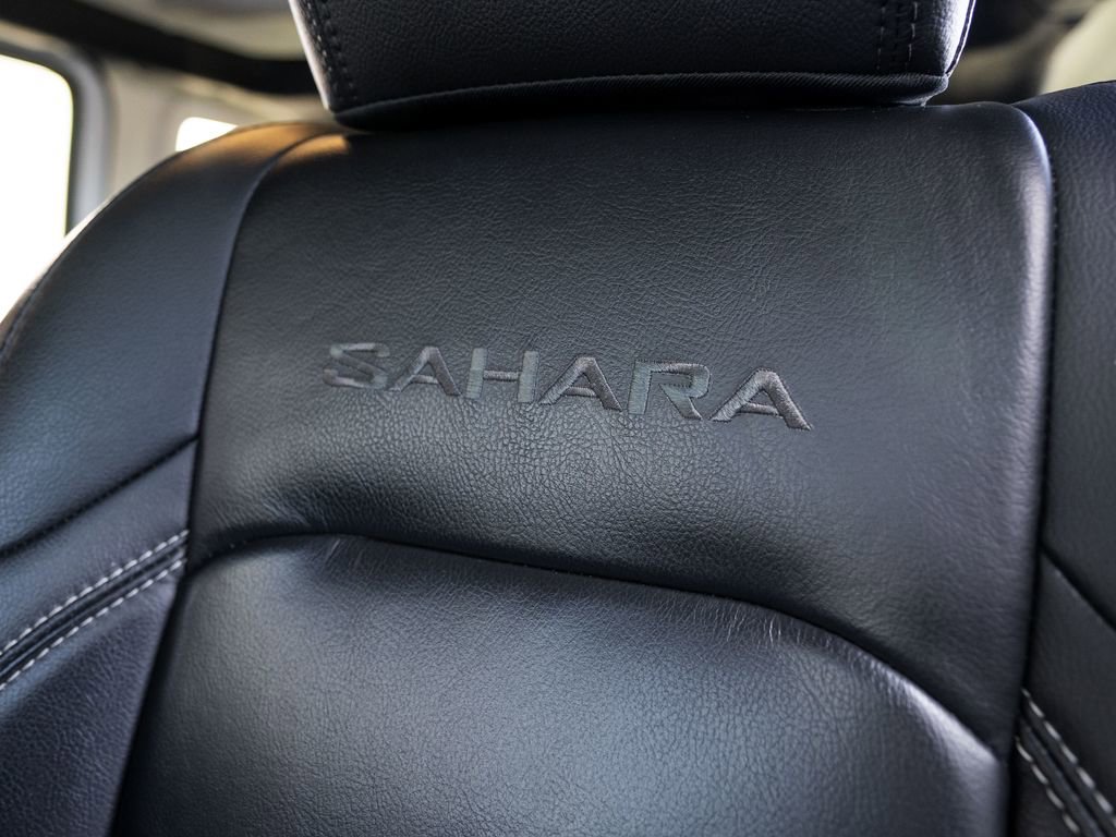 Used 2021 Jeep Wrangler Unlimited Sahara w/ Dual Top Group image 7
