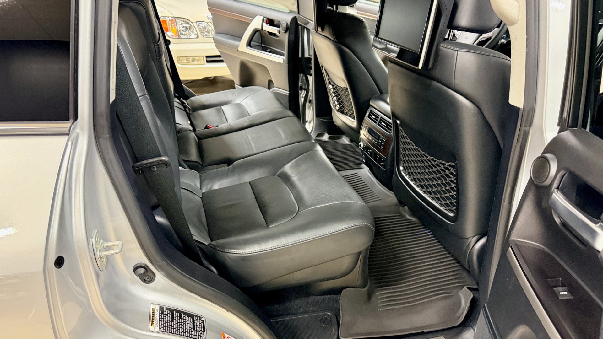 Used 2016 Toyota Land Cruiser AWD/4WD image 32