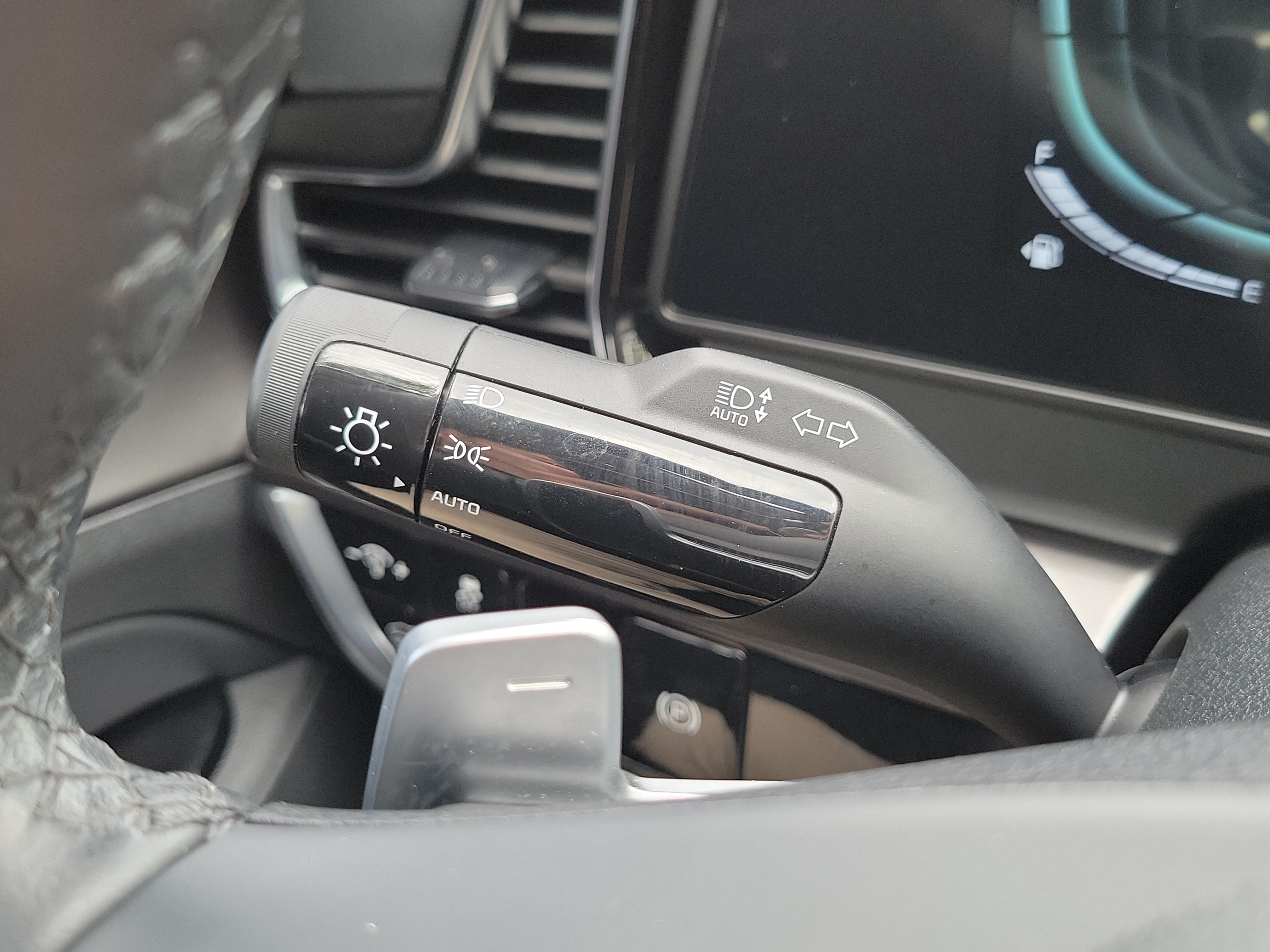 Certified 2025 Kia Sportage EX w/ EX Premium Package AWD/4WD image 29