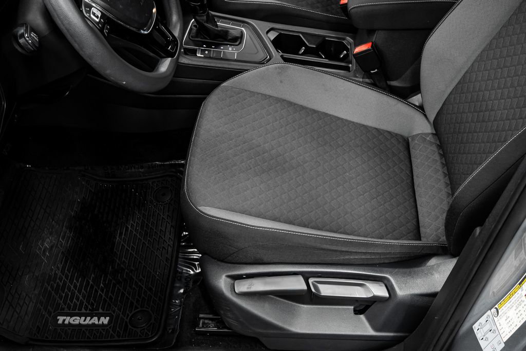 Used 2021 Volkswagen Tiguan S image 38