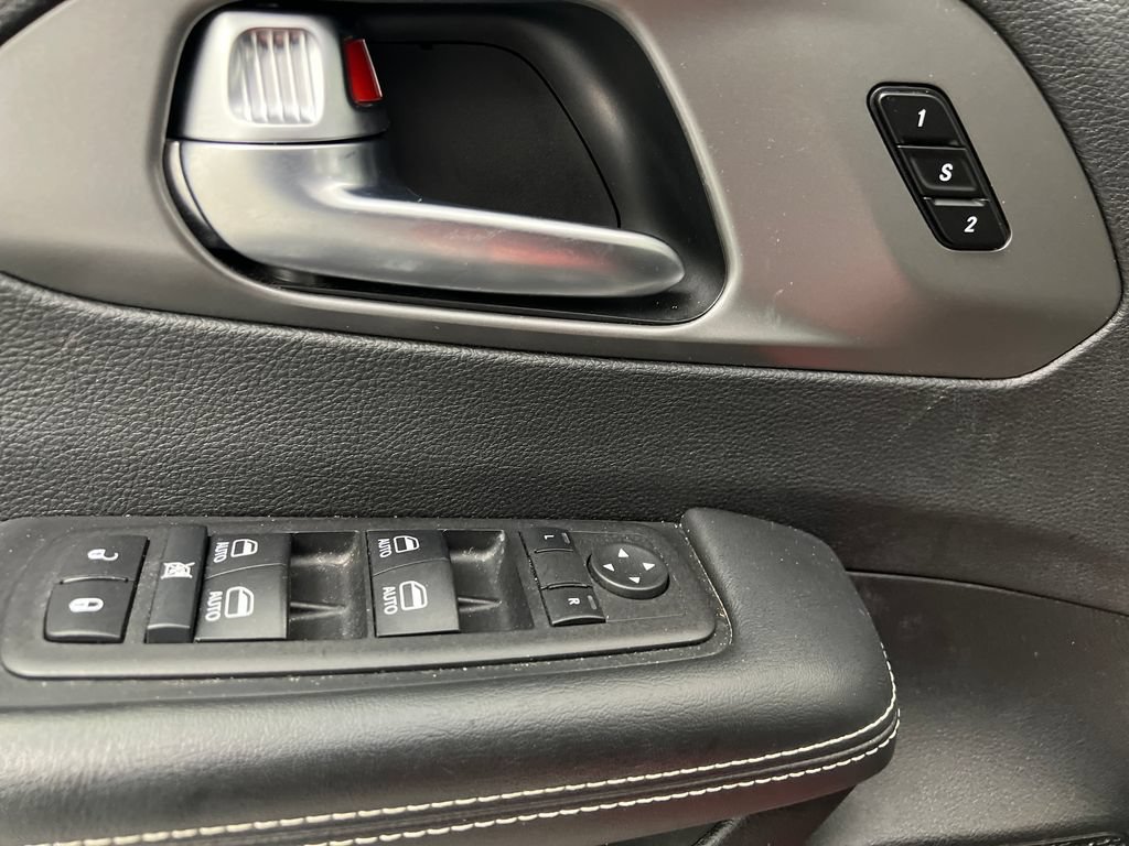 Used 2025 Chrysler Pacifica Select FWD image 15
